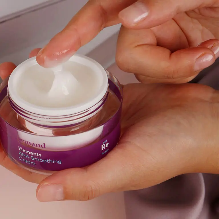 Крем для омоложения лица с AHA-кислотами / AHA Smoothing Cream