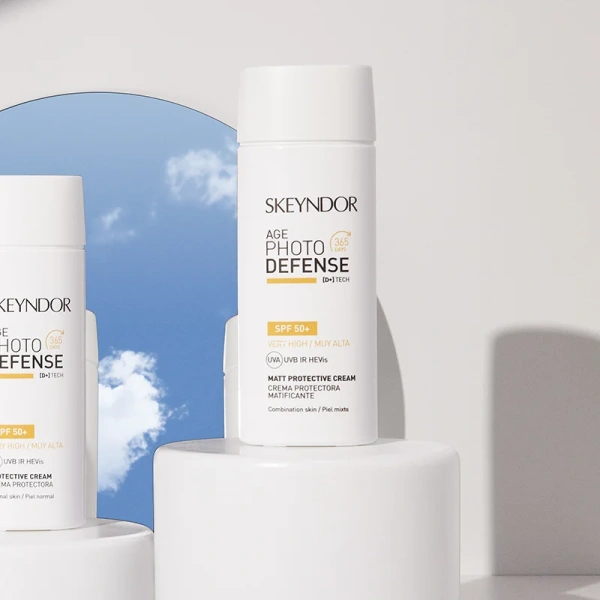 Матирующий защитный крем SPF 50+ / Matt protective cream SPF 50+ Age Photo Defense / Skeyndor купить