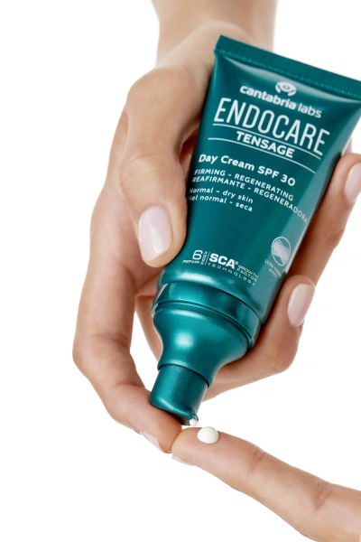 Дневной крем для нормальной и сухой кожи лица / Endocare Tensage Day Cream SPF 30 / Cantabria Labs купить