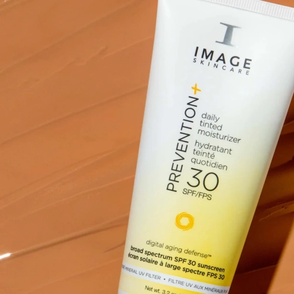 Тонуючий денний крем / Daily Tinted Moisturizer SPF30 / Image Skincare купить