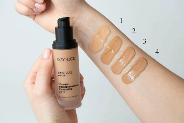 Осветляющая матовая основа с Витамином С / Vitamin C Brightening Matte Foundation / Skeyndor купить