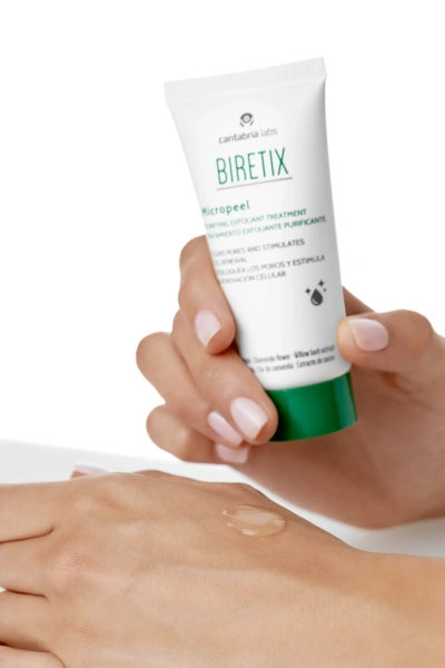 Очищаючий скраб-ексфоліант для шкіри з акне Biretix / BIRETIX MICROPEEL / Cantabria Labs купить