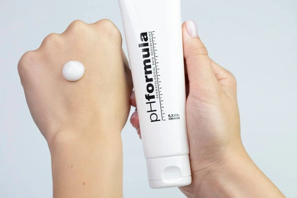 Увлажняющий очиститель-эксфолиант / E.X.F.O. cleanse / pHformula купить